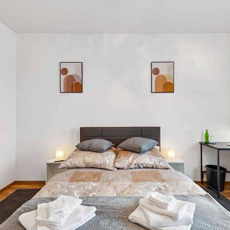 Zentrale Lage ... Ideal Fuer Geschaeftsleute, Monteure, Familien...3 Zimmer, Wlan, Smarttv ميتمان المظهر الخارجي الصورة